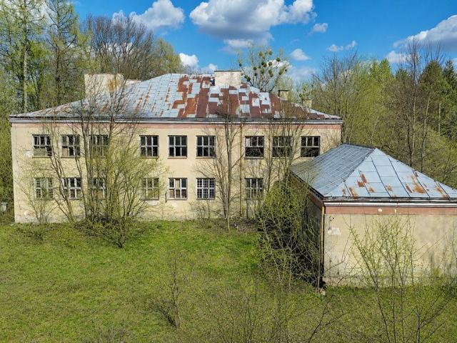 Sprzedam obiekt 980 m² z potencjałem na hotel, dom opieki lub posiadłość