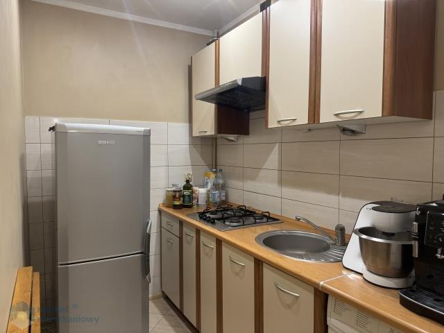 Sprzedam przestronną kawalerkę 27 m² przy ul. Ogrodowej w centrum Warszawy