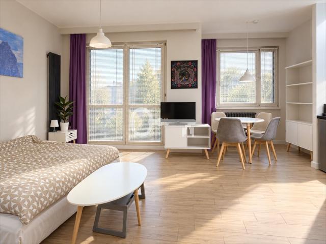 Sprzedam przestronną kawalerkę 42 m² z balkonem i miejscem postojowym