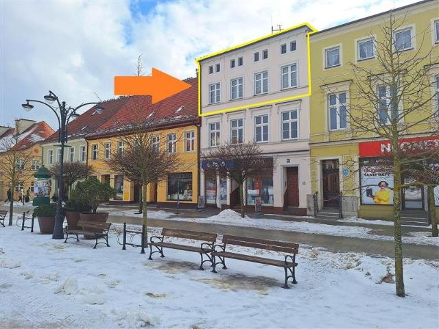 Sprzedam przestronne 4 pokojowe mieszkanie z widokiem na rynek Darłowa