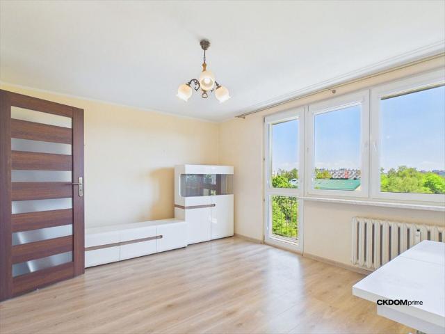 Sprzedam przestronne 54 m² mieszkanie na 4 piętrze w Kielcach