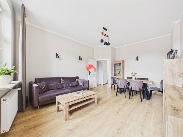 Sprzedam przestronne 65 m² po remoncie w kamienicy