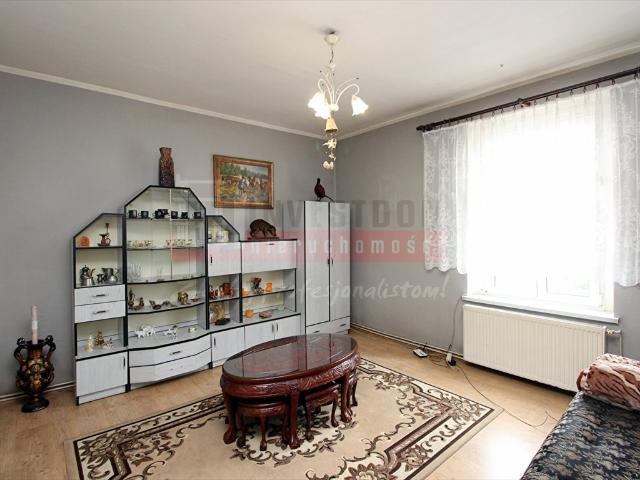 Sprzedam przestronne 71 m² mieszkanie w centrum Krapkowic