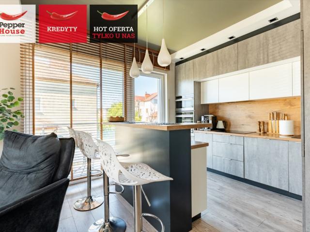 Sprzedam przestronne 77 m² mieszkanie w Rumi z osobnym wejściem