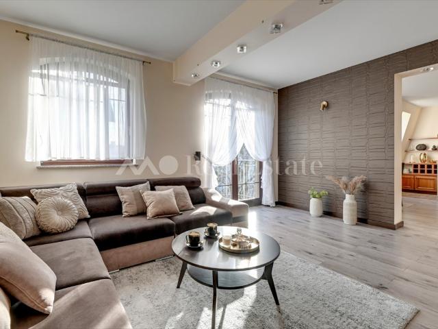 Sprzedam przestronne 115,68 m² apartament dwupoziomowy w Sopocie