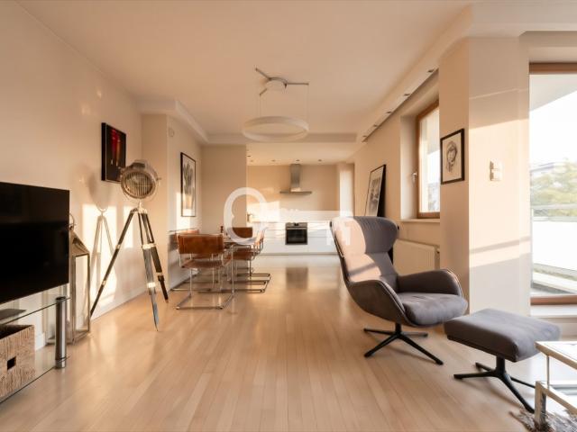 Sprzedam przestronne 115 m² mieszkanie 3 sypialnie w Warszawie