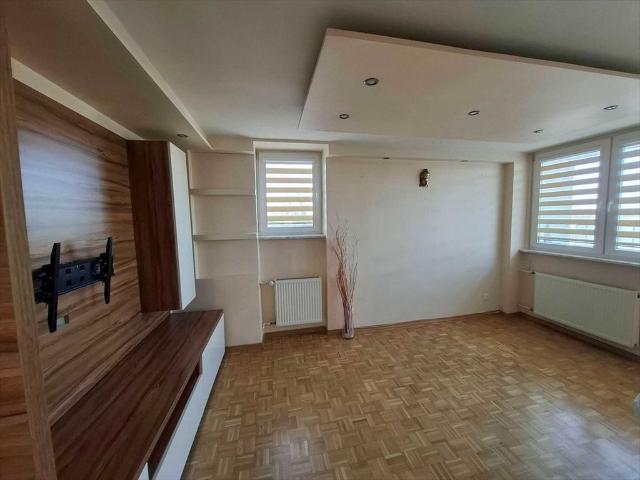 Sprzedam przestronne 3 pokojowe mieszkanie 48,5 m² z balkonem w Warszawie