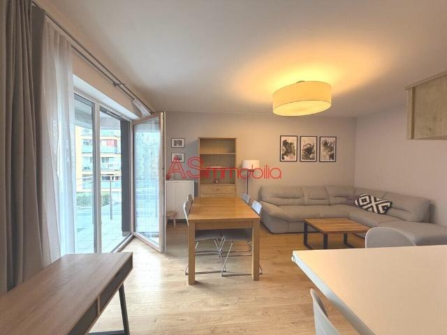 Sprzedam przestronne 3 pokojowe mieszkanie 71 m² w Warszawie