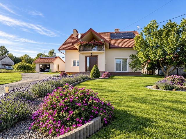 Sprzedam przestronny dom 193 m² z dużą działką w Rzeplinie