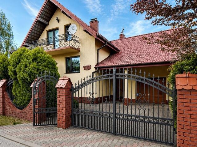 Sprzedam przestronny dom 208 m² z ogrodem w Sochaczewie