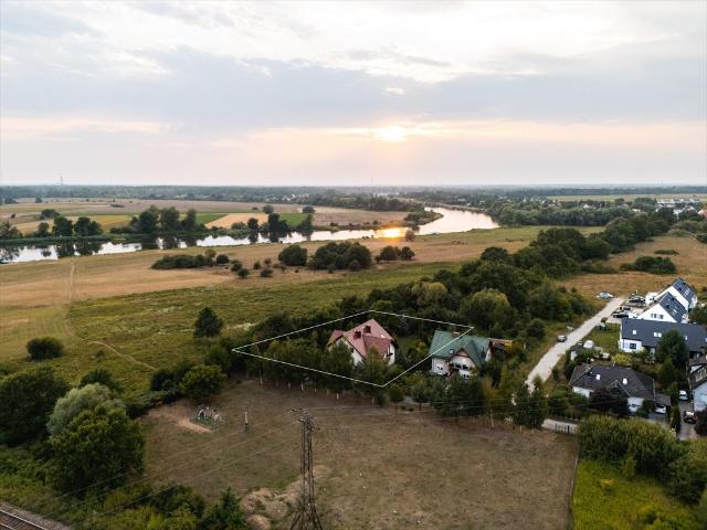 Sprzedam przestronny dom 253 m² z garażem i dużą działką