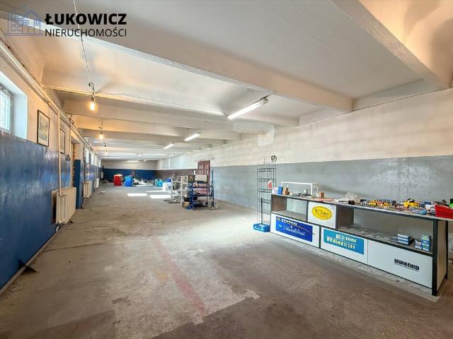 Sprzedam przestronny lokal 300 m² w Czechowicach Dziedzicach