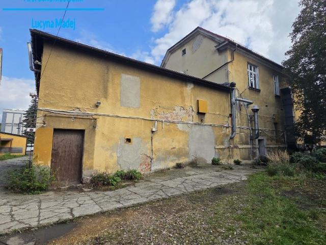 Sprzedam przestronny lokal użytkowy 1000 m² w Wadowicach
