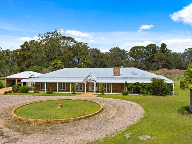 Sprawling 4 Bedroom Family Home in Morayfield
