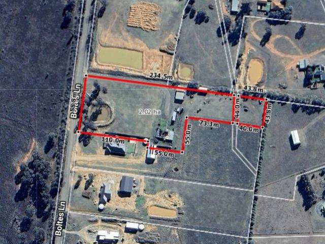 Sprawling 5 Acre Block Close to Town