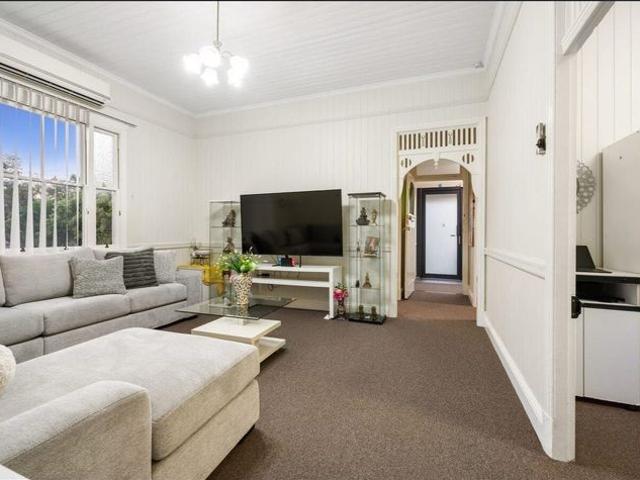 Sprawling 5 Bedroom Home with Granny Flat, Deck & Sunroom in Aspley