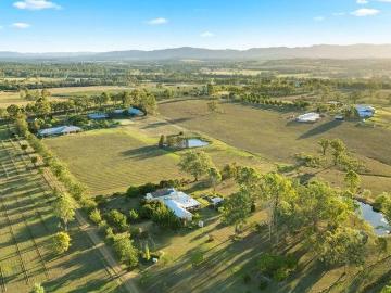 SPRAWLING COUNTRY HOUSE HUNTER VALLEY WINE COUNTRY