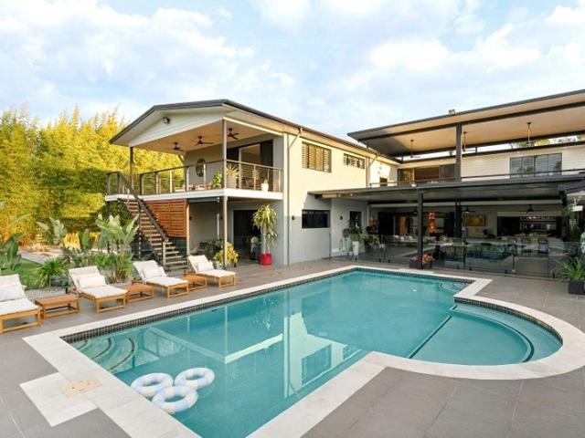 Sprawling Dual Living Home with Swimming Pool and Tennis Court
