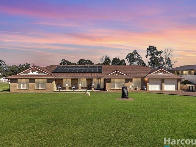 Sprawling Estate Living with Endless Potential