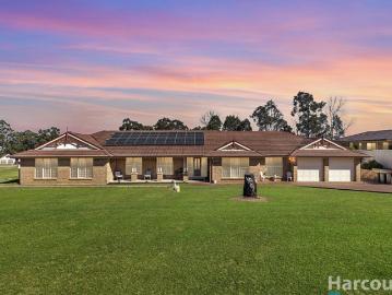 Sprawling Estate Living with Endless Potential