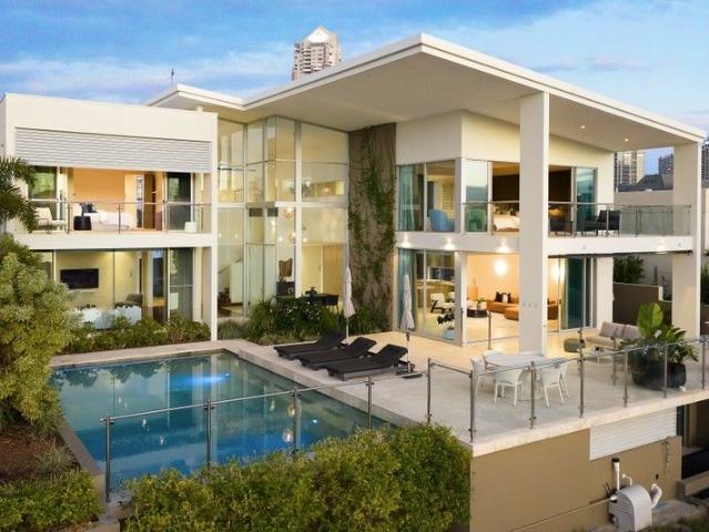 Sprawling Sophistication in a Sought After Waterfront Location