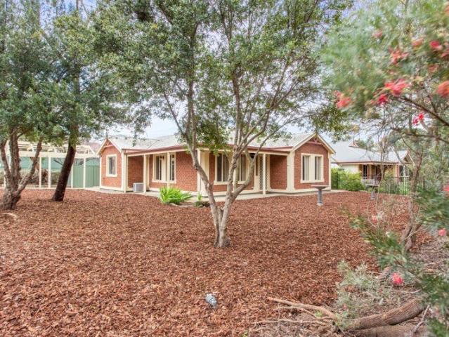 Spread out, slow down  Strathalbyn living with the river on side