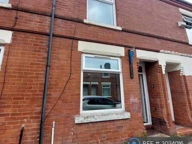 Spreadbury Street, Manchester, M40 2 bed terraced house to rent £1,050 pcm £242 pw