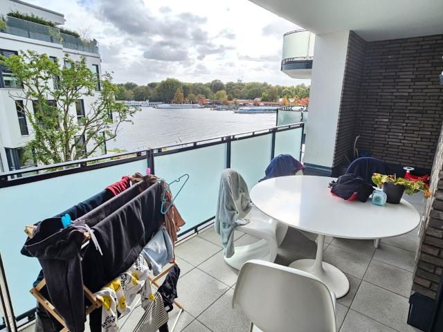 Spree facing Modern Luxury Apartment for Rent in Berlin Friedrichshain