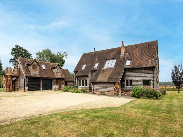 Sprigs Alley, Crowell Hill, Chinnor. 5 bed house to rent £4,000 pcm £923 pw