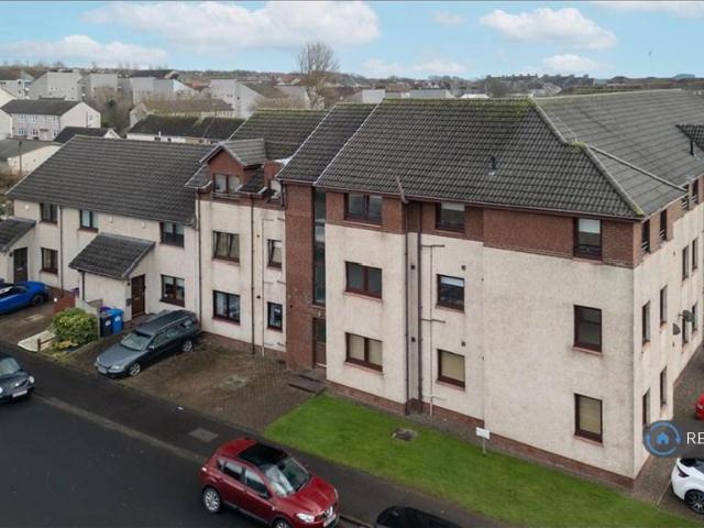 Springvale Court, Saltcoats, KA21 3 bed flat to rent £850 pcm £196 pw