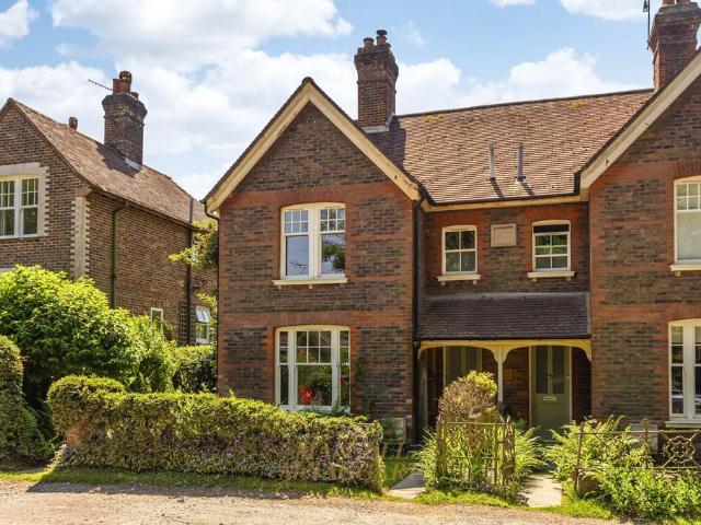 Springview Highgate Road, Forest Row. 3 bed semi detached house to rent £2,300 pcm £531 pw