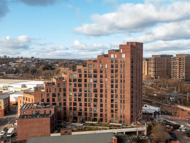 Springwell Gardens, Whitehall Road. 1 bed apartment to rent £1,000 pcm £231 pw