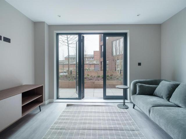 Springwell Gardens, Whitehall Road. 1 bed apartment to rent £1,100 pcm £254 pw
