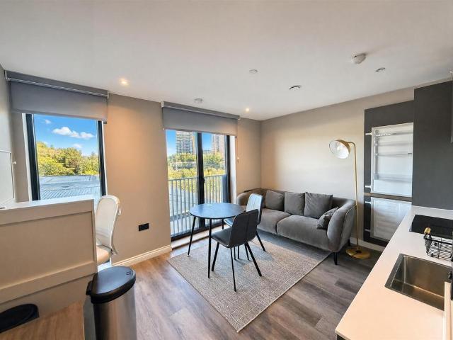 Springwell Gardens, Whitehall Road. 1 bed apartment to rent £925 pcm £213 pw