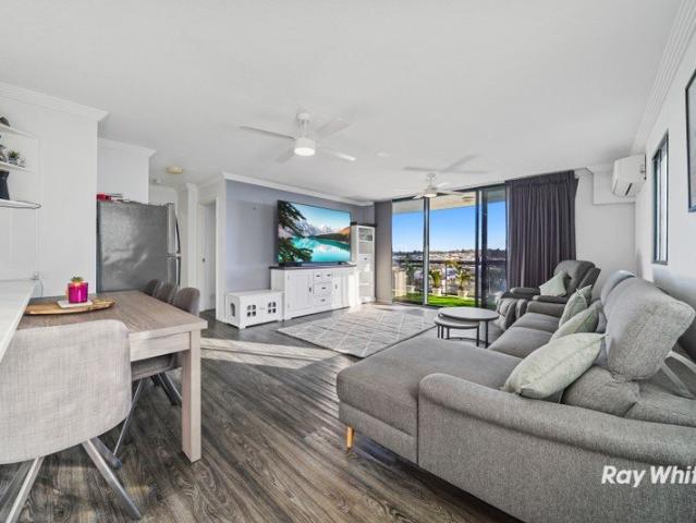 Springwood CBD Apartment, Renovated & Resort Style Living With Gym & Sauna