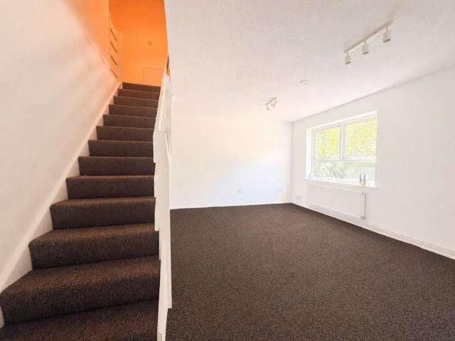 Springwood Court, Watermeadow, Northampton, NN3
