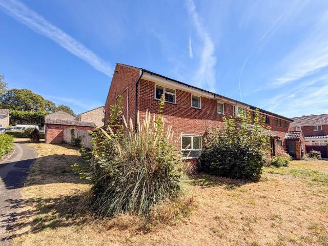 Springwood Court, Watermeadow, Northampton NN3, 3 bed property to rent, £1,350 pcm | PrimeLocation
