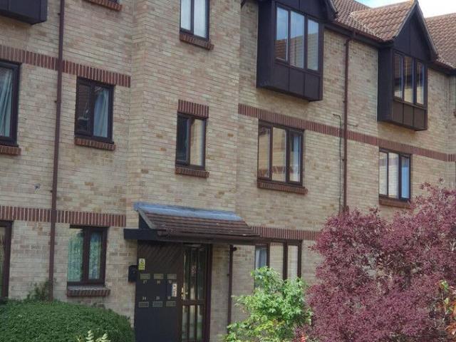 Spring Close, Dagenham RM8, 2 bed flat to rent, £1,733 pcm | PrimeLocation