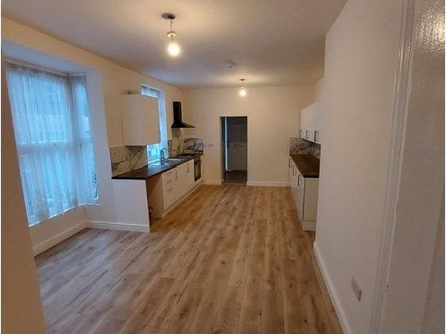 Spring Bank West, Hull HU3, 5 bed terraced house to rent, £1,300 pcm | PrimeLocation