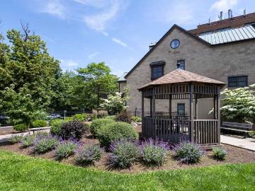 Spring Garden 2 Bedroom Apartment for Rent at 5770 Spring Garden Rd, Halifax, NS B3H 4J8