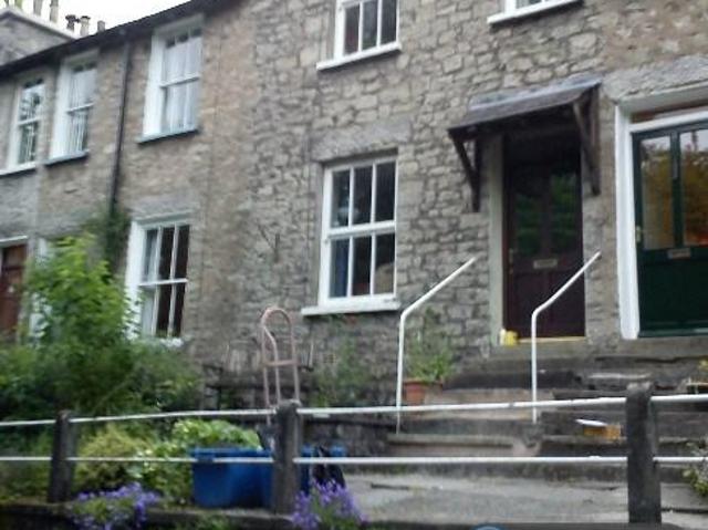 Spring Gardens, Kendal, LA9 2 bed terraced house to rent £975 pcm £225 pw