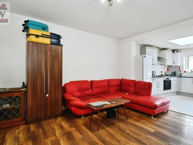 Spring Grove Crescent, Hounslow