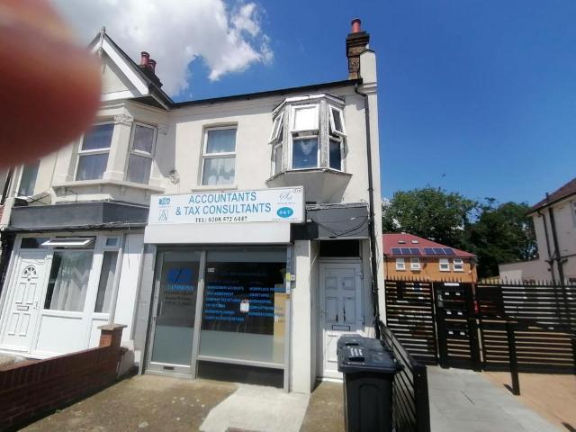 Spring Grove Road, Hounslow TW3 1 bed apartment to rent £1,050 pcm £242 pw