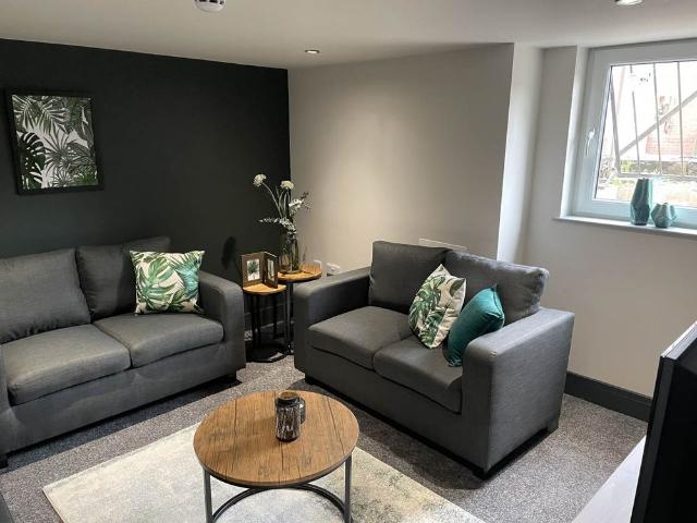 Spring Grove Walk Room 4, Headingley, Leeds