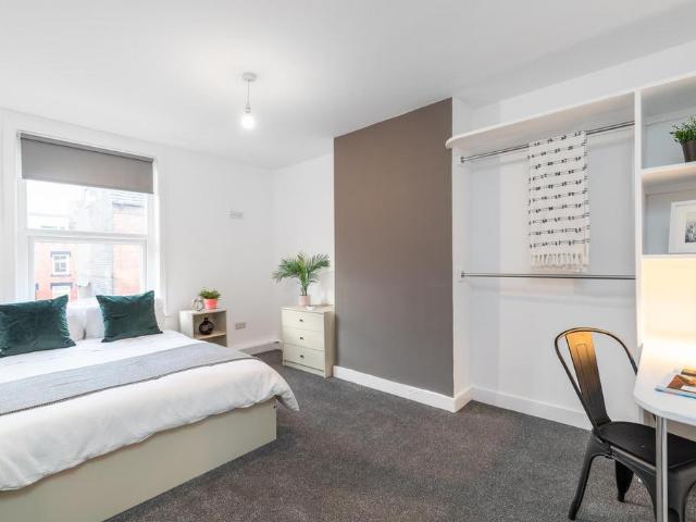 Spring Grove View, Leeds LS6 6 bed house to rent £3,588 pcm £828 pw