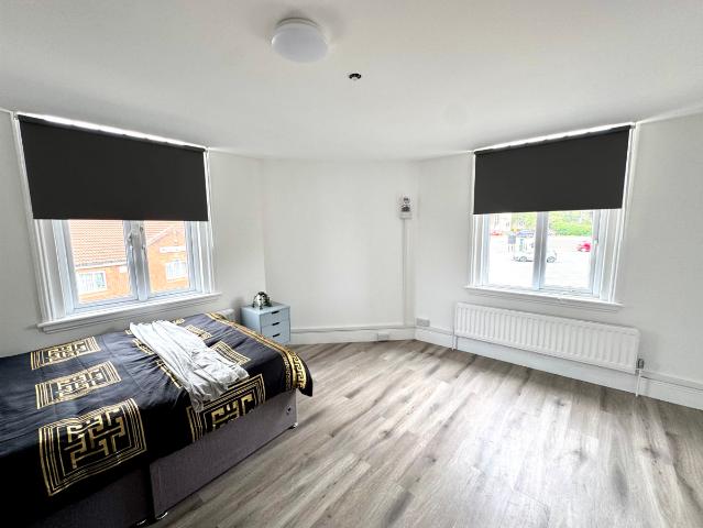 Spring Head, Wednesbury WS10, Studio to rent, £953 pcm | PrimeLocation
