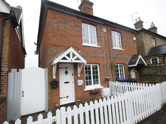 Spring Lane, Farnham Common SL2, 2 bed cottage to rent, £1,650 pcm | PrimeLocation
