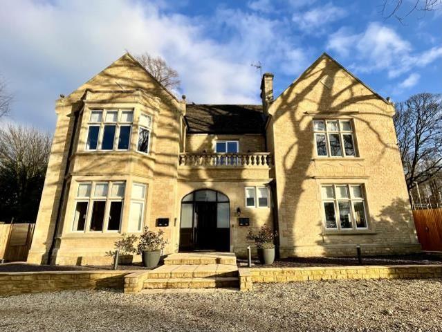Spring Street, Chipping Norton OX7, 2 bed flat to rent, £1,600 pcm | PrimeLocation
