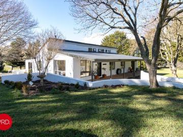 Spring Ponds Beautifully Renovated Rural Retreat on Approximately 100 Acres
