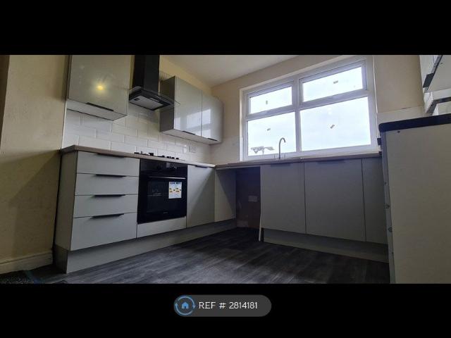 Spring Place, Bradford BD7, 5 bed terraced house to rent, £1,400 pcm | PrimeLocation